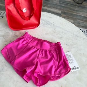 NWT Lululemon Hotty Hot LR Short 2.5” Sonic Pink Size 4